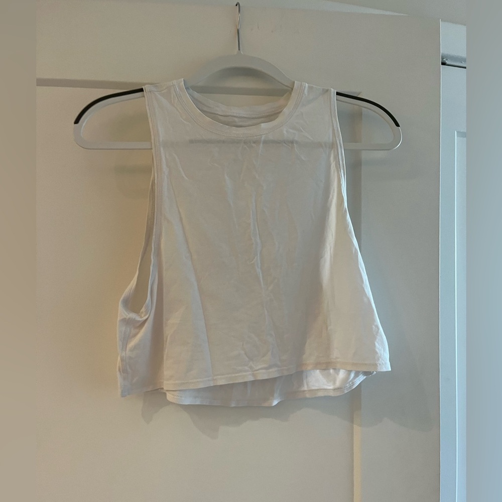 Lululemon cropped White Tank! Size 4